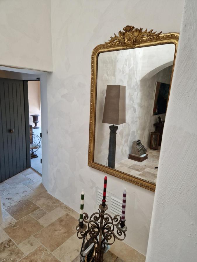 LA MAISON DE LIVIA, chambres et table d'hôtes Sauzet (Gard) Exterior foto